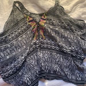 Jessica Simpson off the shoulder shirt